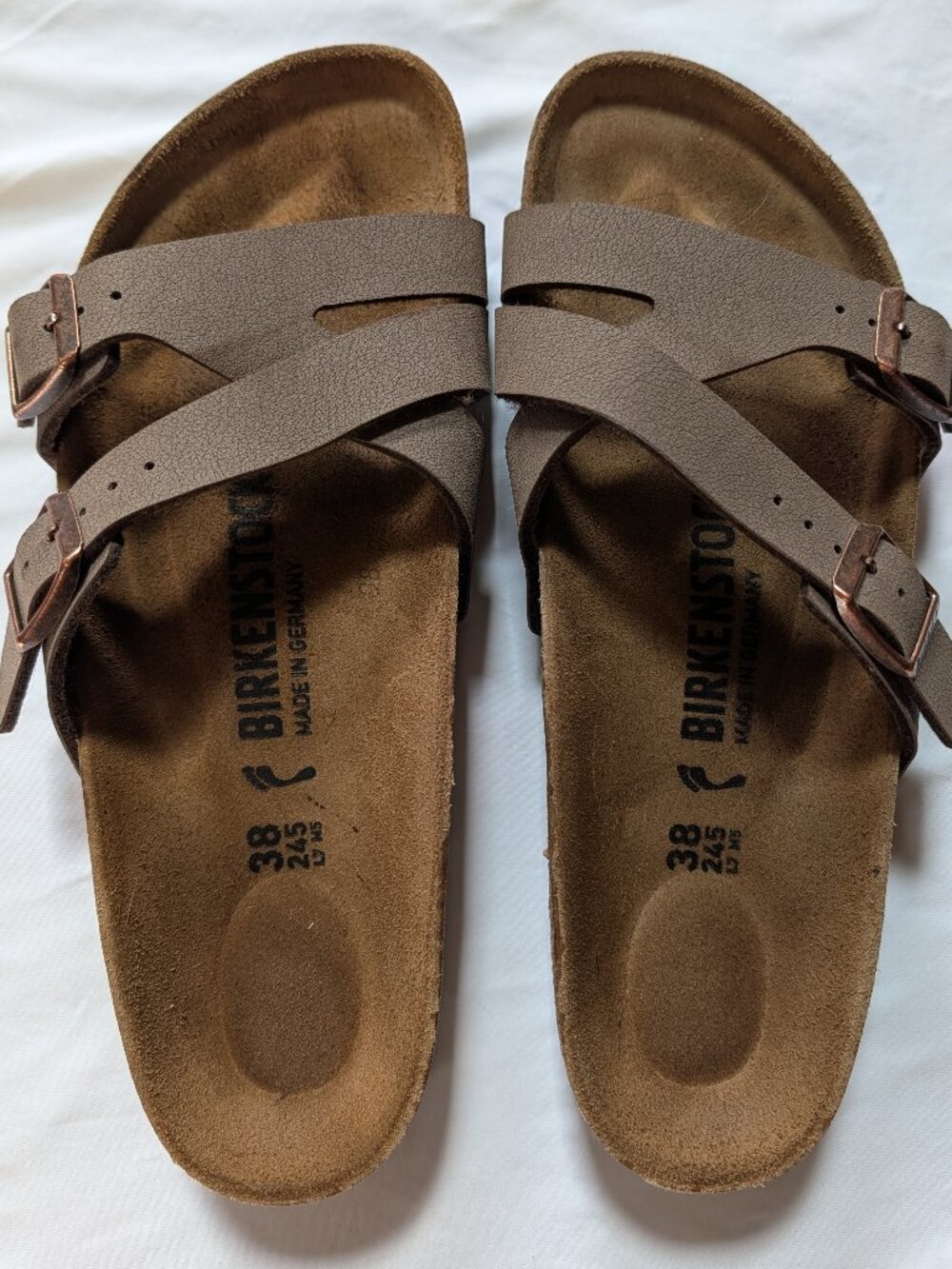 Nearly New Birkenstock Yao 38 Narrow Tan/ Mocha Sandal